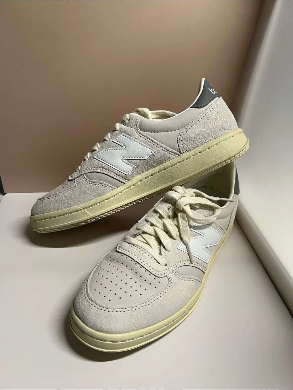 New Balance T500 Grey Low-Top Sneakers - Picture 2 of 15